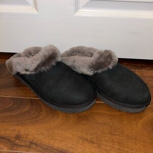 UGG Black and Gray Women's Slippers